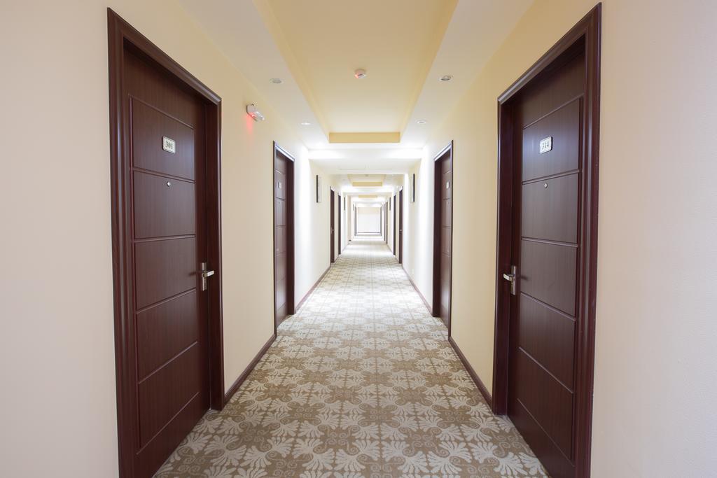Diamond Hotel Erivan Exterior foto