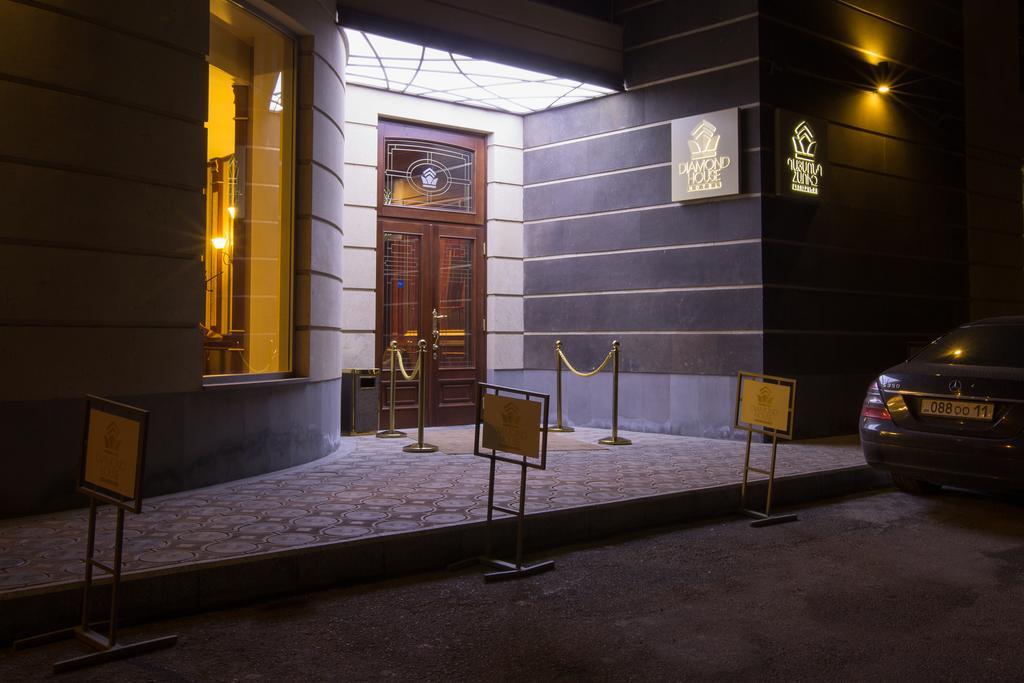 Diamond Hotel Erivan Exterior foto