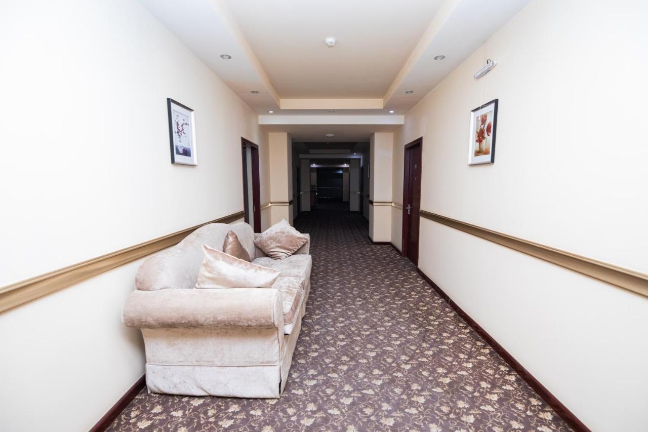 Diamond Hotel Erivan Exterior foto