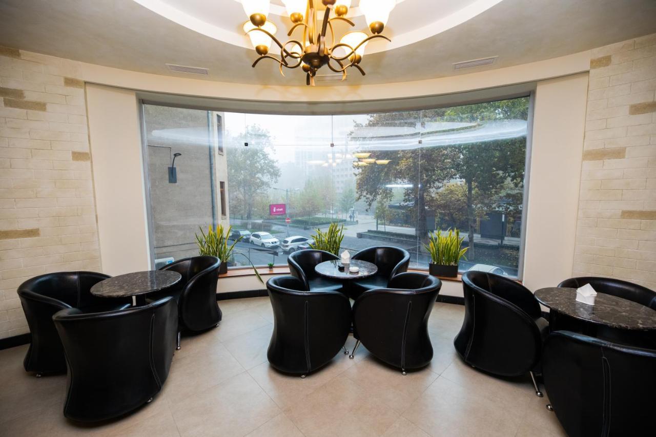 Diamond Hotel Erivan Exterior foto