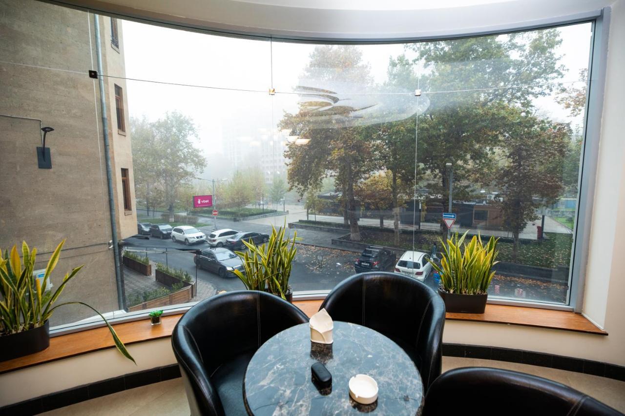 Diamond Hotel Erivan Exterior foto