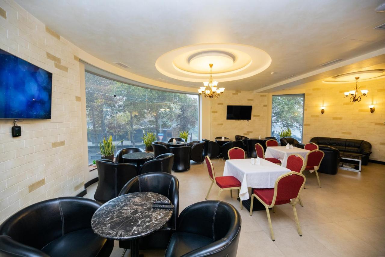Diamond Hotel Erivan Exterior foto