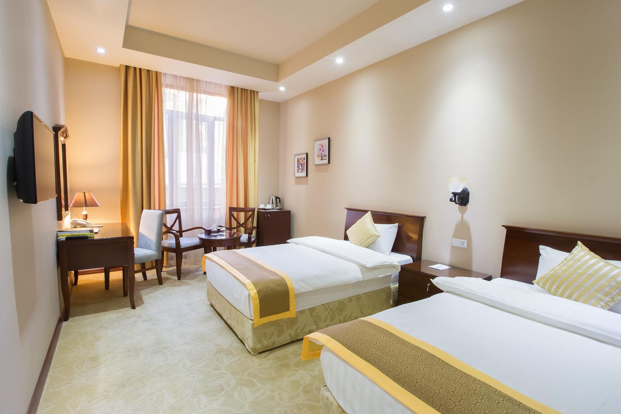 Diamond Hotel Erivan Exterior foto