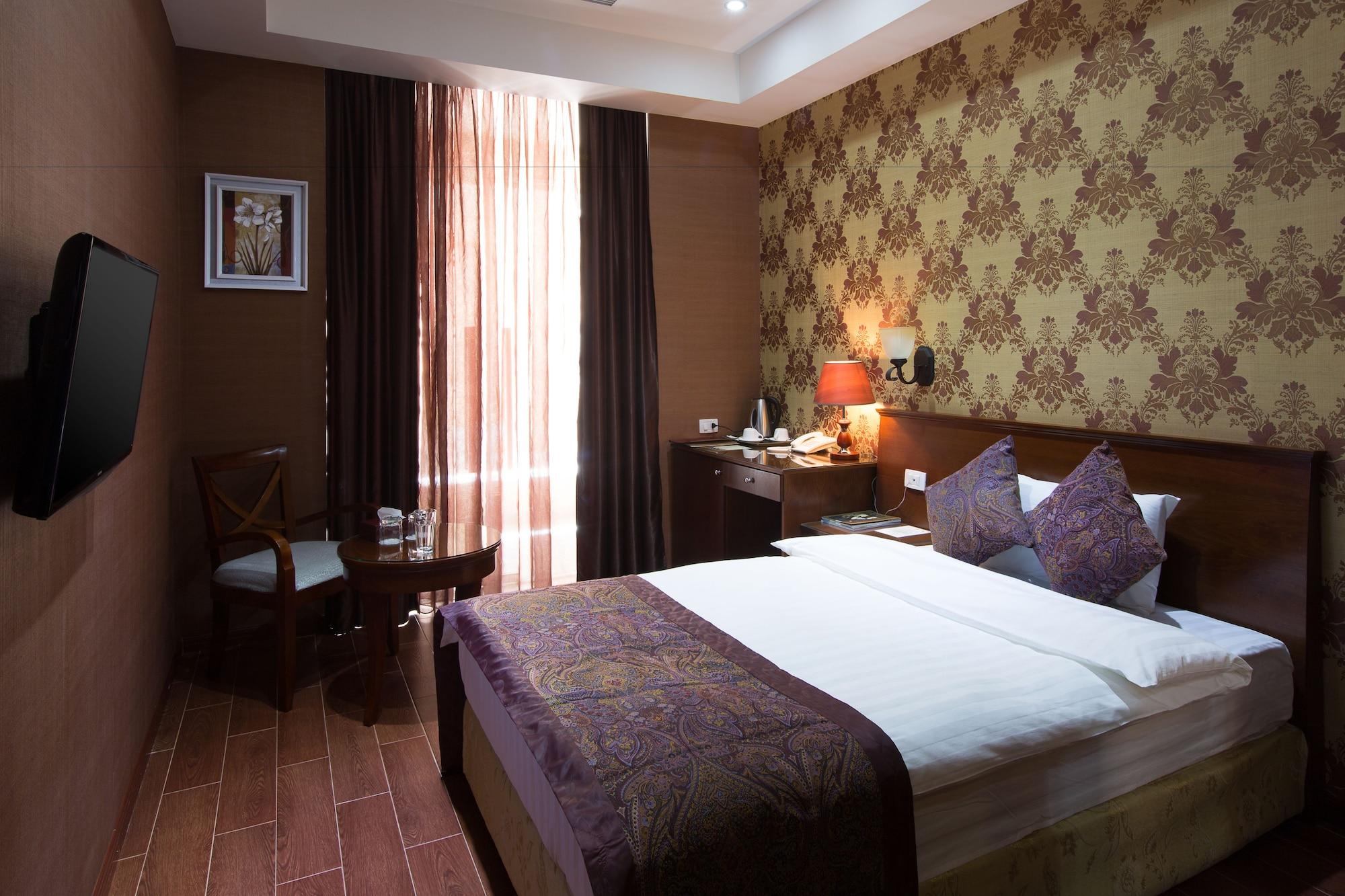 Diamond Hotel Erivan Exterior foto