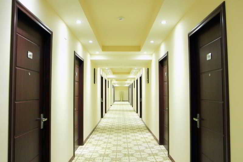 Diamond Hotel Erivan Exterior foto
