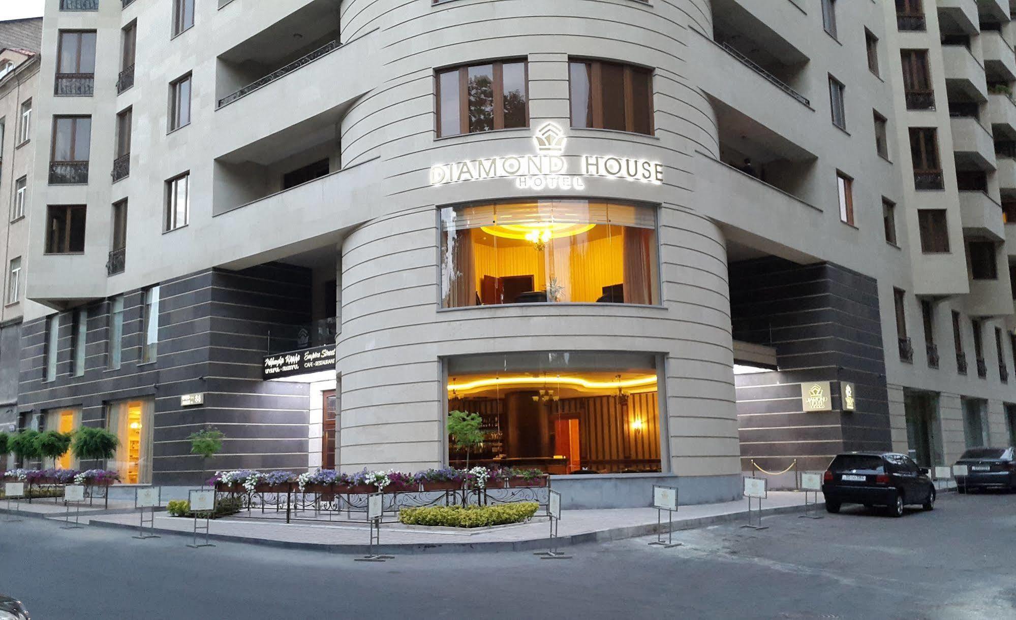 Diamond Hotel Erivan Exterior foto